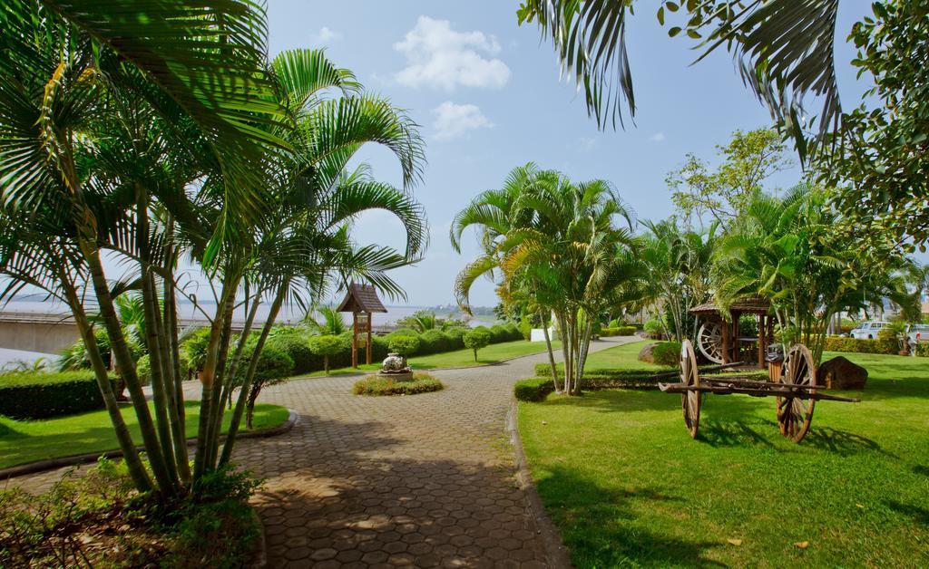 Champasak Grand Hotel Pakse Exterior foto